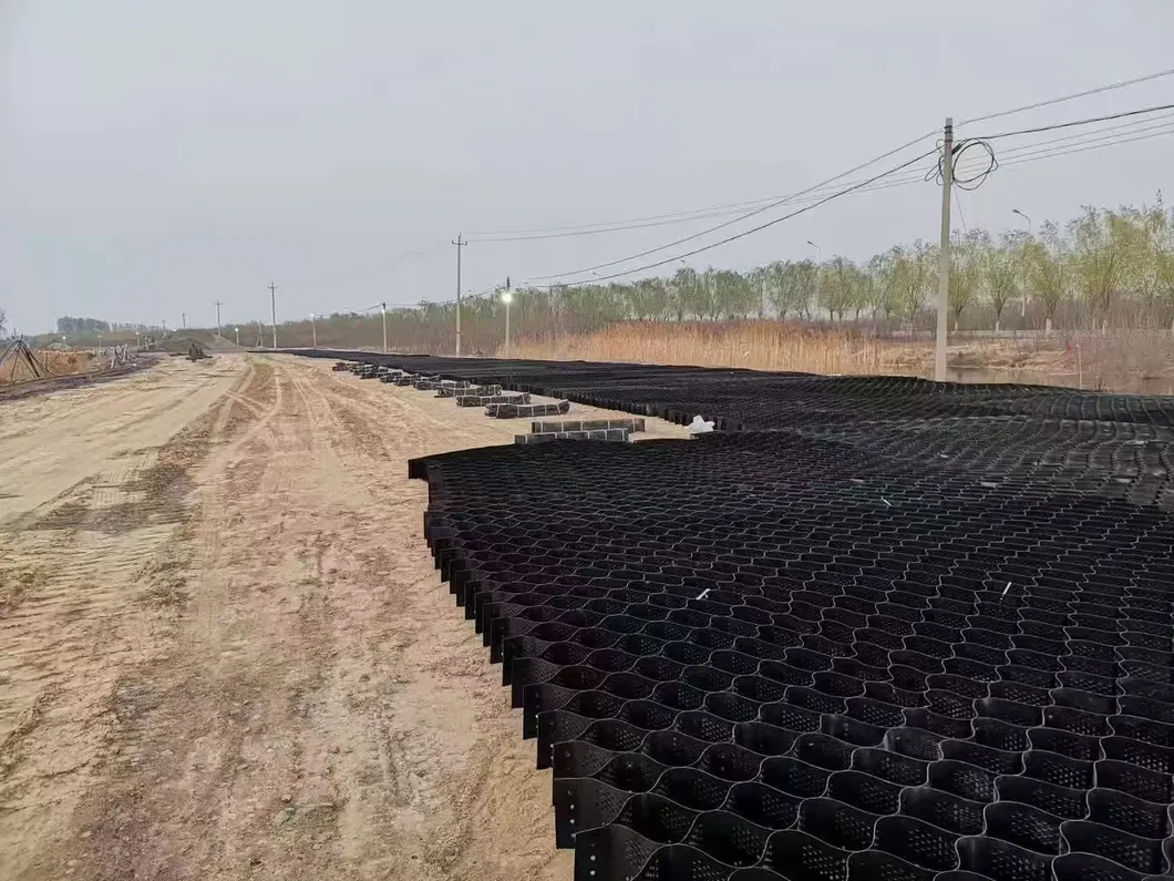 Υψηλό μέλιτο Μαύρο HDPE Geocell Reinforcement Driveway Για οδικά οδοστρώματα Σταθεροποιητής χαλίκις Δίκτυο Στήριξης Τείχους 0