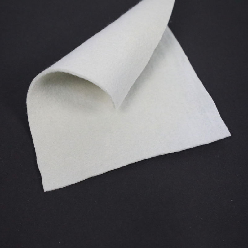 Άσπρο μαύρο συνθετικό Geotextile ύφασμα φίλτρων υφάσματος αποξηράνσεων 200gm2