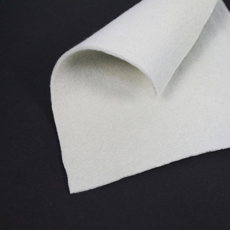 Υψηλό PE εκτατής δύναμης PP μη που υφαίνεται 4 Geotextile Oz υφάσματος 100 GSM για την κατασκευή