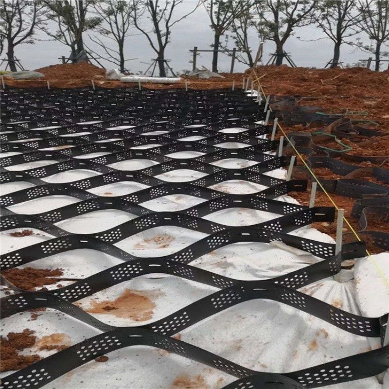 Υψηλό μέλιτο Μαύρο HDPE Geocell Reinforcement Driveway Για οδικά οδοστρώματα Σταθεροποιητής χαλίκις Δίκτυο Στήριξης Τείχους