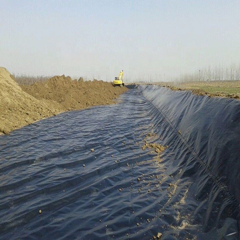 Πολυαιθυλένιο υψηλής πυκνότητας HDPE Γεωμεμβράνες Μαύρες ανθεκτικές στις ακτινοβολίες επενδύσεις Πολυαιθυλένιο επενδύσεις λιμνών για την κάλυψη των χωματεριών Πέλτος 1,5 mm