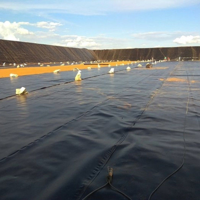 Γεωμεμβράνη υψηλής αντοχής HDPE με μακρά διάρκεια ζωής για εγκαταστάσεις επεξεργασίας λυμάτων, έργα βιοενέργειας και βιομηχανικές δεξαμενές αποθήκευσης νερού