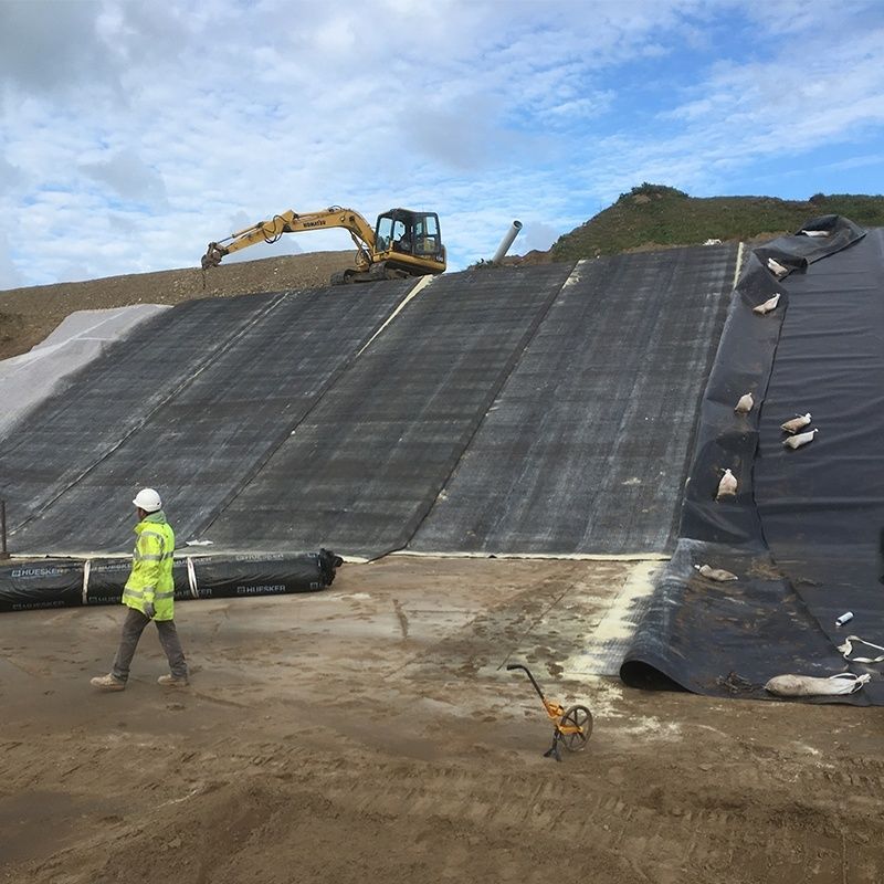 Ανθεκτική Γεωμεμβράνη HDPE Μαύρη για Λίμνες 0.5mm – 2mm για Κυκλικές Δεξαμενές Ψαριών, Δεξαμενές Υδατοκαλλιέργειας και Εφαρμογές Στεγανοποίησης Φραγμάτων