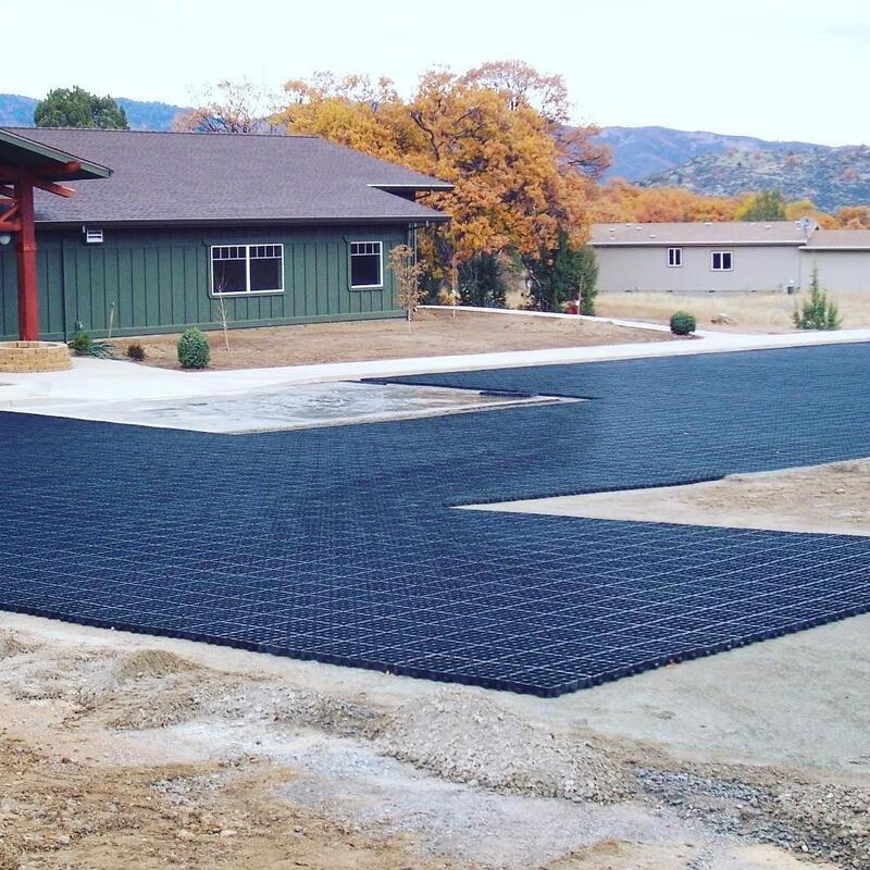 Πλαστικό πλέγμα γρασιδιού HDPE για χλοοτάπητα, χώρους στάθμευσης, έλεγχο διάβρωσης πρανών, σταθεροποίηση εδάφους, πλακόστρωτα χαλικιού και διαμόρφωση τοπίου