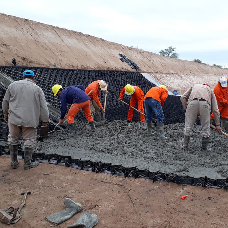 Πλαστικό κυψελωτό HDPE για χαλίκι σε δρόμο, έλεγχος εδάφους HDPE Geocell σε δρόμο για ενίσχυση δρόμου, προστασία πρανών, έλεγχος διάβρωσης, χαλίκι, αυτοκινητόδρομος
